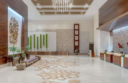 Al Muraqqabat Hotel | Swissôtel Al Ghurair Dubai