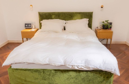 Tel Aviv City Center House | Tel Aviv Center Seaside Villa: A Pool & Rooftop, 1 min to Ha'Carmel & the Beach