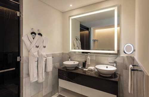 Palm Jumeirah Resort | Th8 Palm Dubai Beach Resort, Vignette Collection by IHG