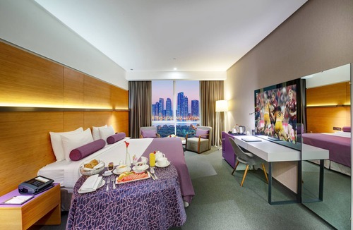 Al Majaz Hotel | The Act Hotel Sharjah