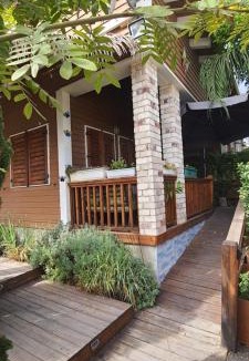 Emek HaMaayanot Cabin | The Butterflies Wood House