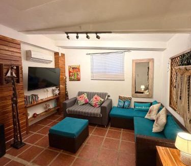 Coco Sunset Hills House | The Castaway