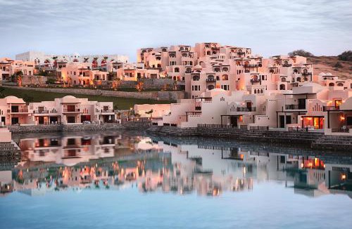 Ras Al Khaimah Resort | The Cove Rotana Resort - Ras Al Khaimah