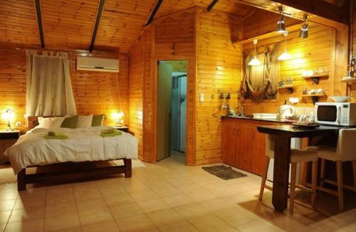 Shefer Cabin | The Edge Of The Village - Shefer