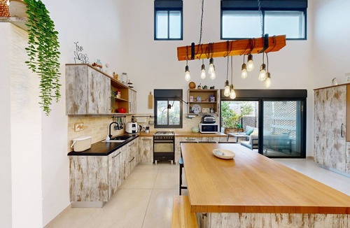 Shlomi Apartment | The Galilee Flame duplex