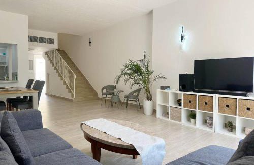 Al Hamra Village Villa | The Happy Place