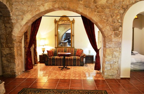 Artists Colony House | The Manor - An Exquisite & Unique Private Holiday House