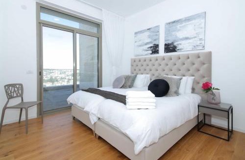 Jerusalem City Centre Apartment | The Penthouse Of Haneviim court