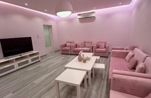 Al Rahba House | The pink private swimming pool chalet & villa