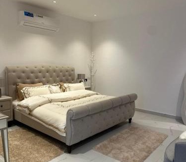 Abu Dhabi Villa | The Plunge Villa - Farm House