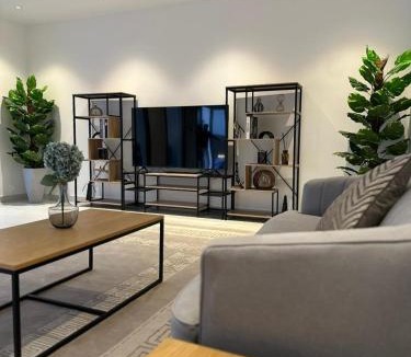 Abu Dhabi Villa | The Plunge Villa - Farm House