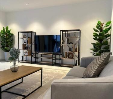 Abu Dhabi Villa | The Plunge Villa - Farm House