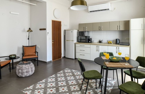 Haifa Apartment | The Printhouse Boutique Studio 5 by Sea N' Rent