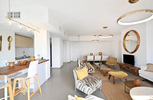 Florentin Apartment | The Radiant By HolyGuest