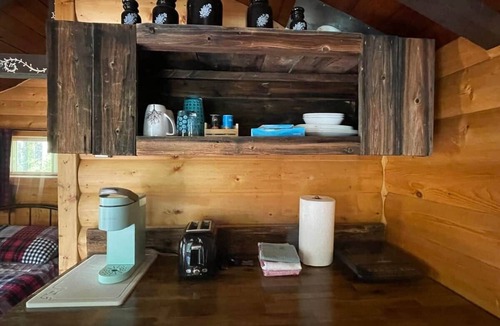 Division No. 11 House | The Sheep Camp cabin- Bear Creek Cabins