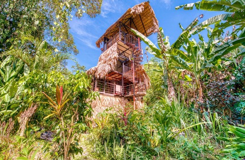 Puerto Viejo de Talamanca House | The Sloth House SANCTUARY 5 minutes to Beach/PooL-Fireplace Couples FUN-bikes