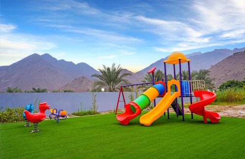 Al Kubus Villa | The Sunshine Farm by Al Dana Paradise Luxury 6BR Secluded Nature Mountains