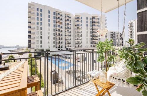 Abu Dhabi Apartment | The Surfer's Yas 2BR plus Study Apartment, Full canal & pool view, Theme Parks Yas