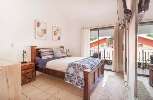Coco House | The Tranquil Coco Townhouse: 300 Meters from the Beach!