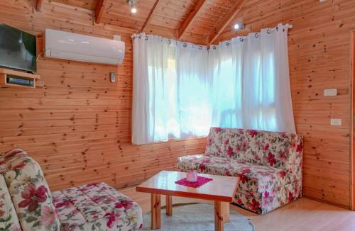 Betzet Cabin | The Wooden Rose Cabins
