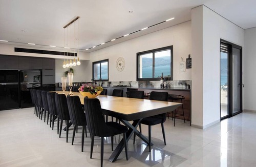 Tiberias Apartment | This apartment is a 4 bedroom(s), 2.5 bathrooms, located in Tiberias, North District.