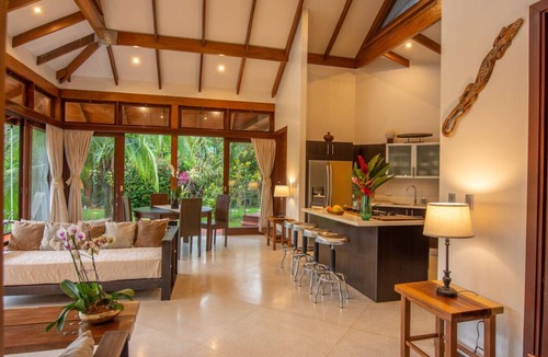 Cahuita Villa | Three Monkeys Cahuita Pool A/C BBQ