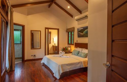 Cahuita Villa | Three Monkeys Cahuita | Pool | A/C | BBQ
