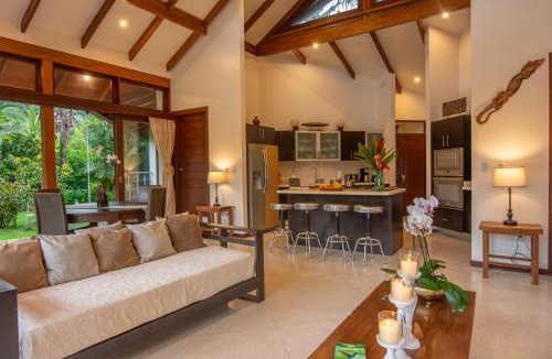 Cahuita Villa | Three Monkeys Cahuita | Pool | A/C | BBQ