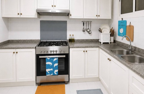 Al Majaz Apartment | TIDY Premium Hostel Male&Female LOWER BED Sharjah