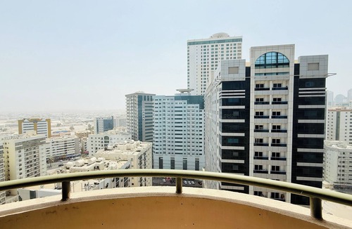 Al Majaz Apartment | TIDY Premium Hostel Male&Female UPPER BED Sharjah