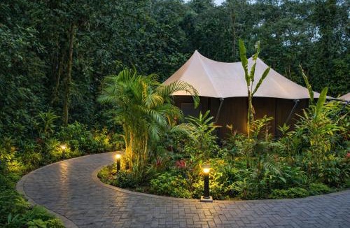 La Fortuna Hotel | Tifakara by the Waterfall