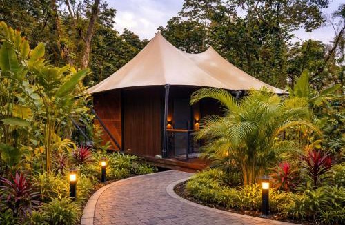 La Fortuna Hotel | Tifakara by the Waterfall