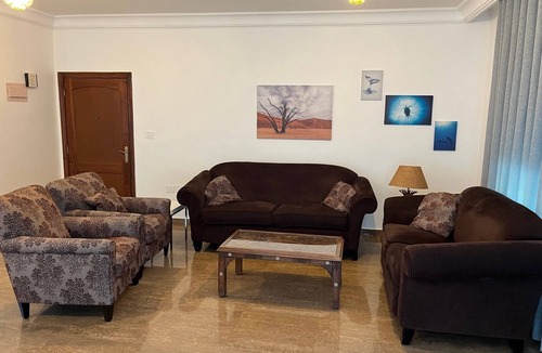 Suwailih Apartment | Tla Al-Ali, 2BR app, street-level, terrace - from German/Jordanian family.