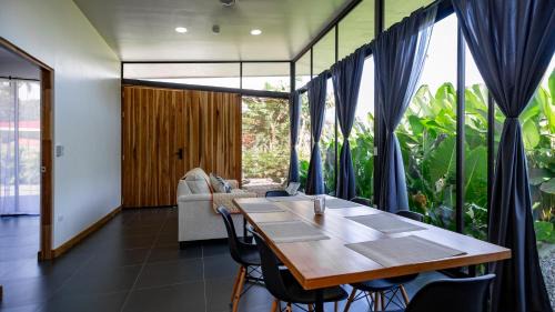 Penas Blancas Villa | Toucan home