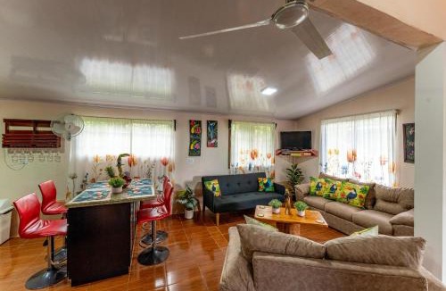 Penas Blancas House | Toucan River Retreat - River Access, AC & Jacuzzi