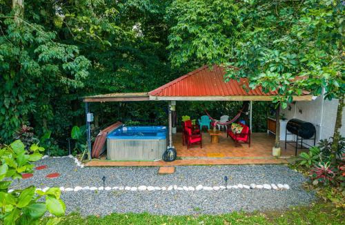 Penas Blancas House | Toucan River Retreat - River Access, AC & Jacuzzi