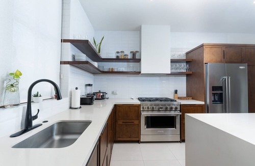 Las Catalinas House | Townhouse with Pool 2 Minute Walk to the Beach