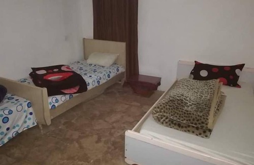 Al-Mughayer Hostel | Trajan Guest House - Hostel