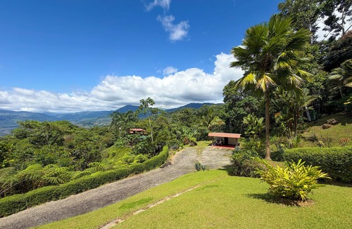Baru Cabin | Tranquil 2-bedroom cabin perfect for a peaceful getaway