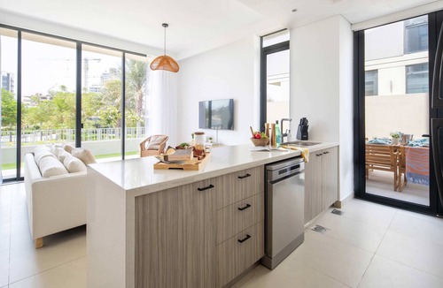 Dubai Villa | Tranquil 3BR Maid's Room Villa w Own Backyard