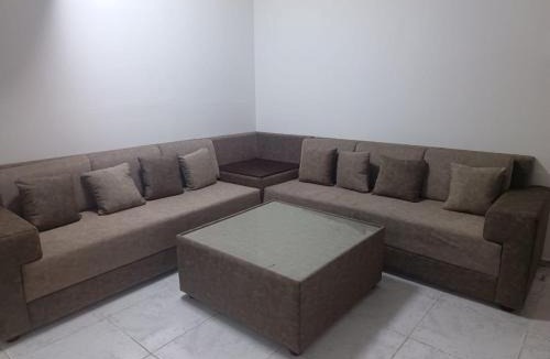 Al Majaz Hostel | Transit home for men only