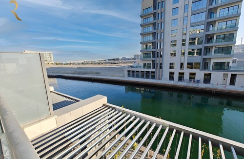 Al Raha Beach Apartment | Trendy 1BR with Pool & Gym in Raha Loft