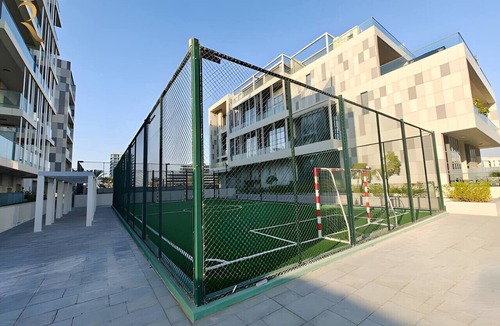 Al Raha Beach Apartment | Trendy 1BR with Pool & Gym in Raha Loft