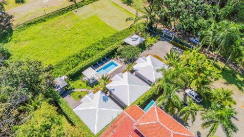 Uvita House | Tropical 3 Cozy Cabins with Pool in Central Uvita