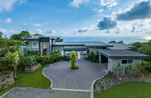 Dominical Villa | Tropical, Amazing pools, National parks, Amazing views