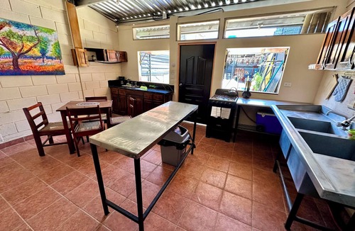 Leon House | Tropical House Leon | Private Pool, Hammock Patio & Lounge