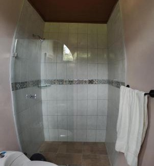Carara Apartment | TULIN AZUL -Habitación privada con piscina y aire acondicionado, cerca de Jaco-