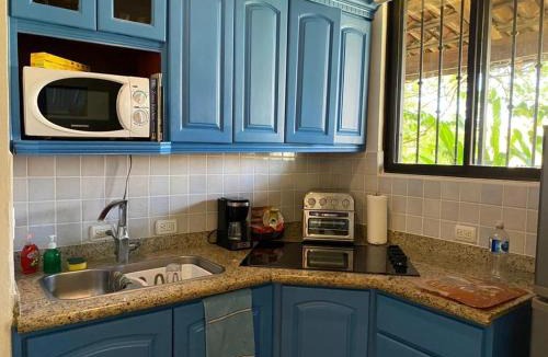 Coco Sunset Hills House | Turtle's Nest Condo