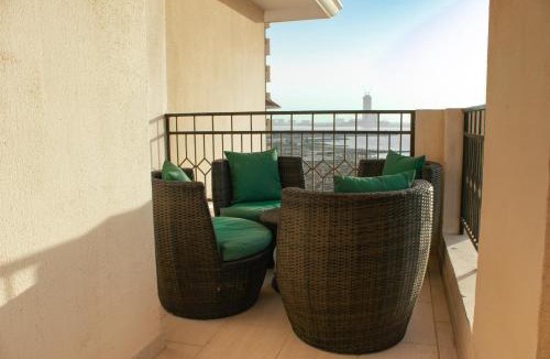 Al Hamra Village Apartment | Two Bed Room Apartment with Balcony and sea view by Hala Holiday Homes
