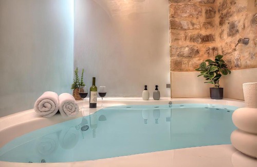 Safed Old City Apartment | Tzfatika - צפתיק'ה